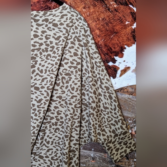 La Miel Leopard Print Drop Shoulder Tee - Picture 16 of 16